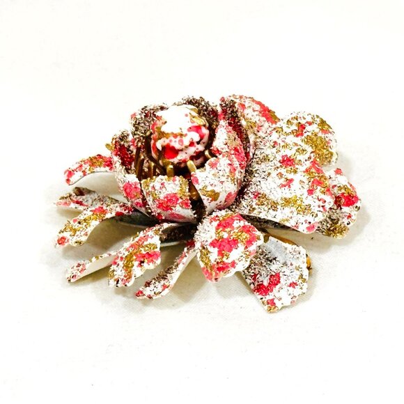 Vintage Coro Sugar Textured Enameled Flower Brooch - Picture 3 of 6